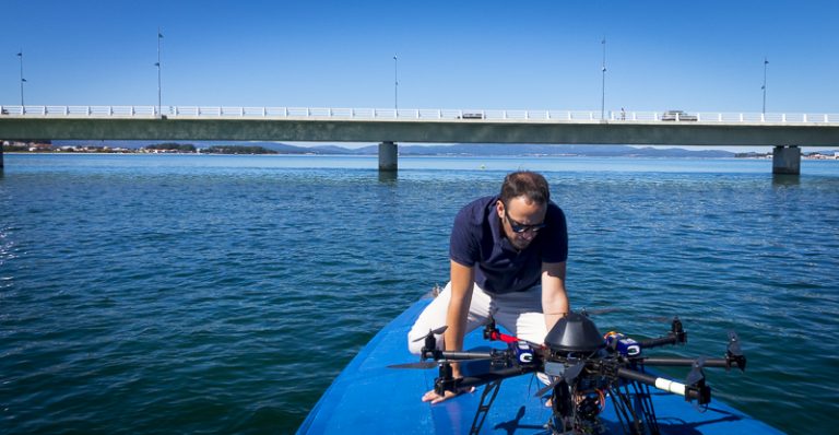 Aerorec volando drones sobre el mar