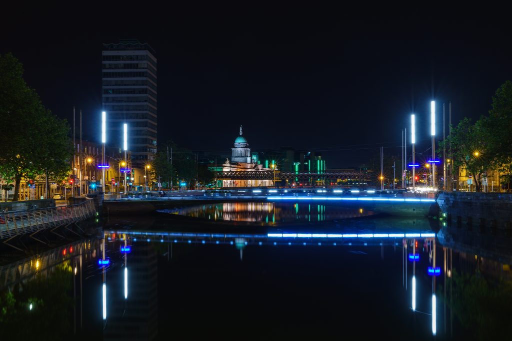 Dublín to night
